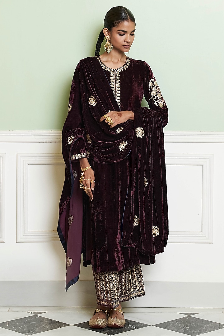 Wine Velvet Zardosi Embroidered Straight Kurta Set by Devnaagri at Pernia's Pop Up Shop