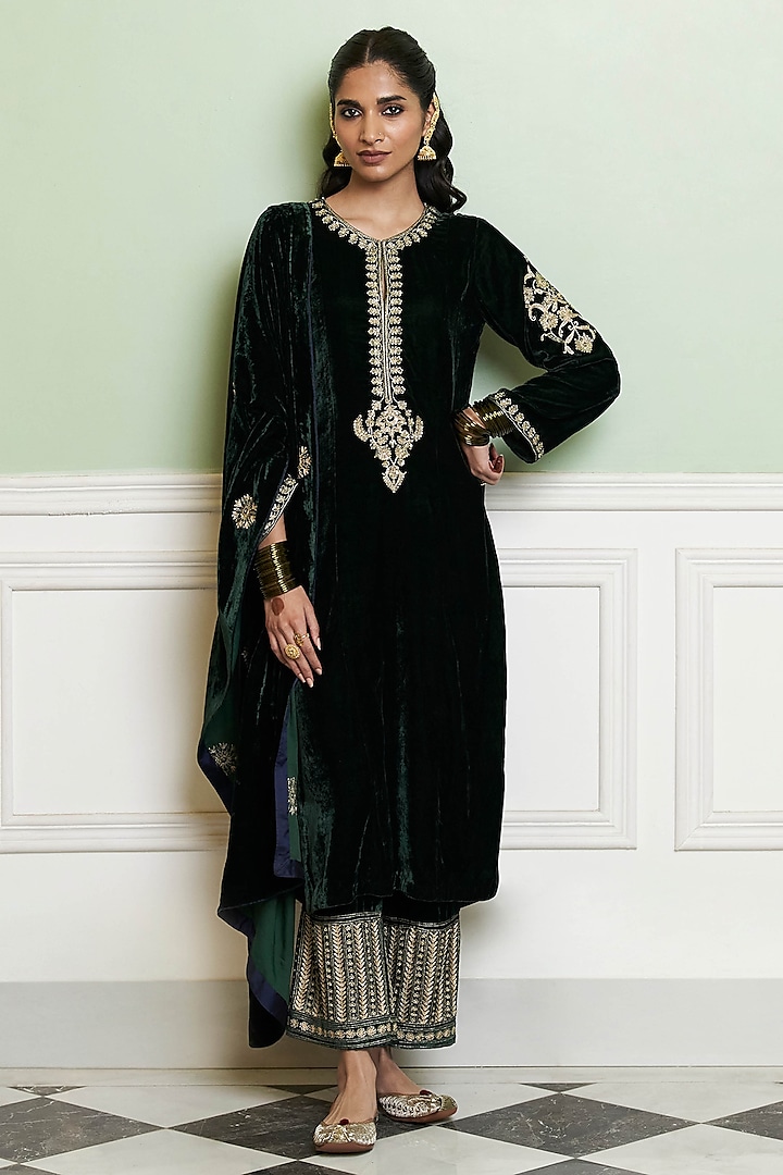 Emerald Green Velvet Zardosi Embroidered Straight Kurta Set by Devnaagri at Pernia's Pop Up Shop