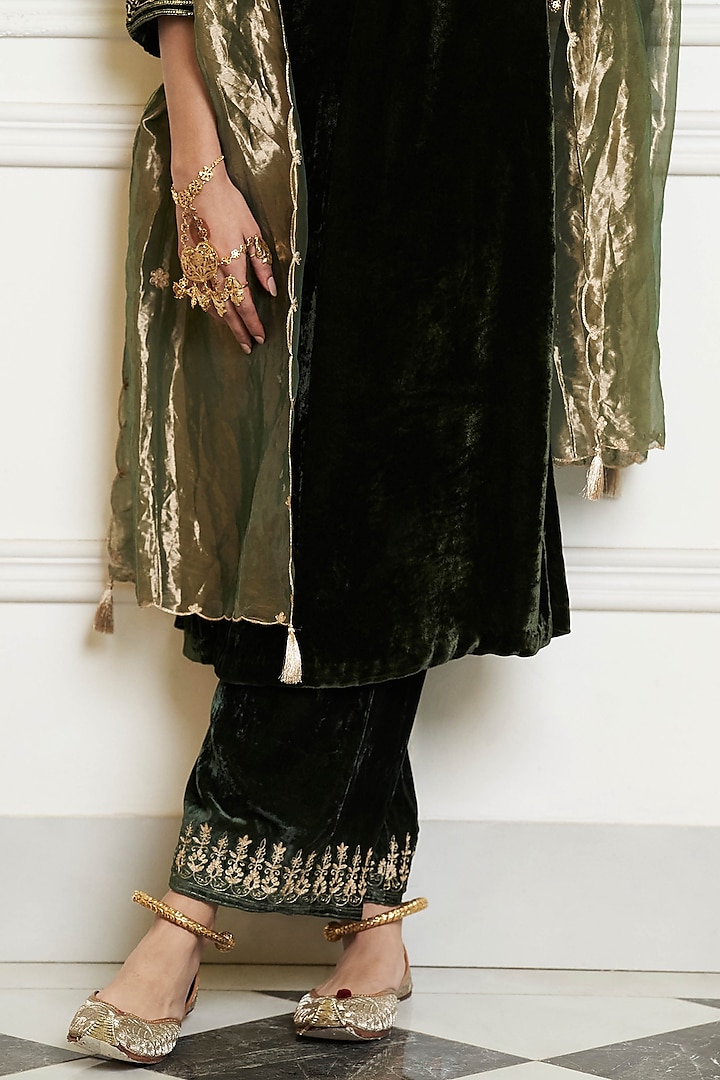 Emerald Green Velvet Zardosi Embroidered Straight Kurta Set by Devnaagri at Pernia's Pop Up Shop