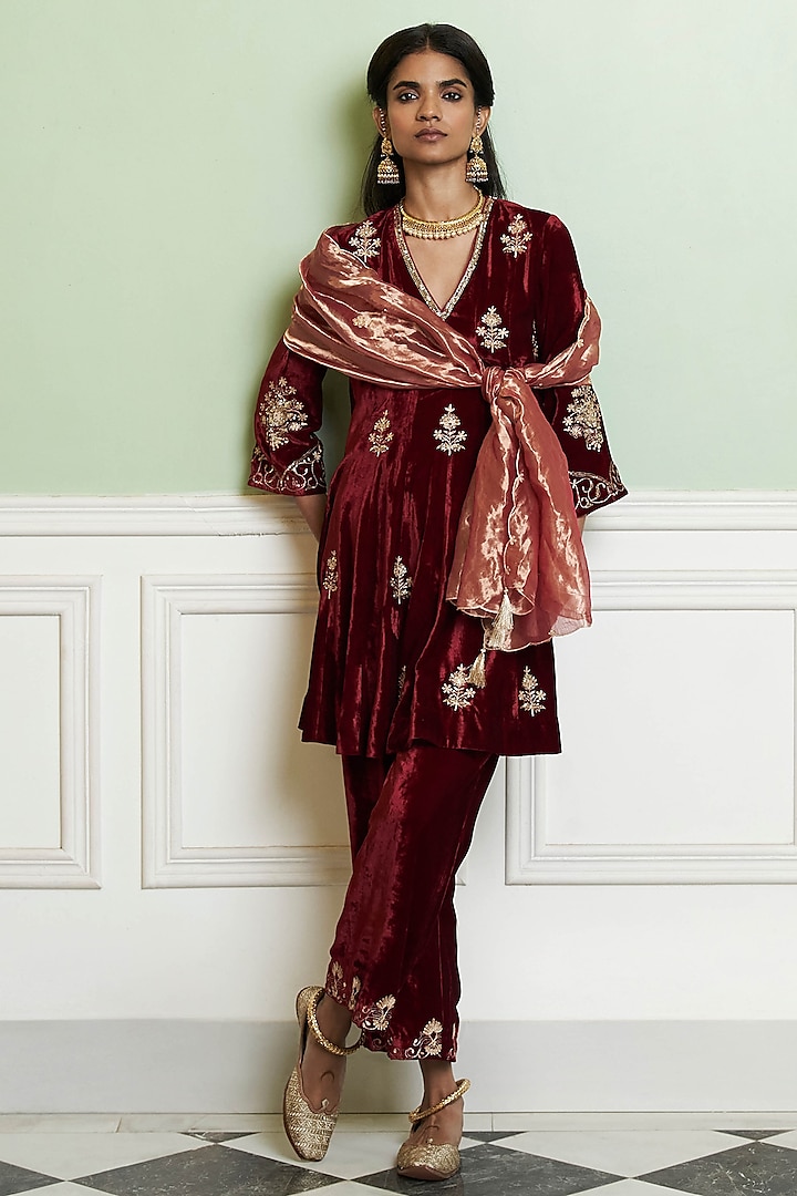 Maroon Velvet Zardosi Embroidered Straight Kurta Set by Devnaagri at Pernia's Pop Up Shop