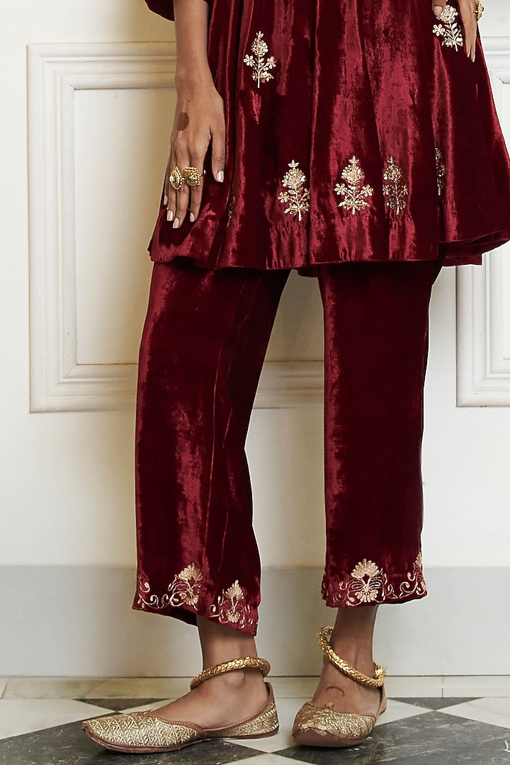 Maroon Velvet Zardosi Embroidered Straight Kurta Set by Devnaagri at Pernia's Pop Up Shop