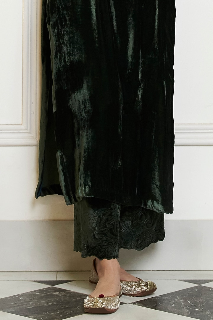 Emerald Green Velvet Dori Embroidered Straight Kurta Set by Devnaagri at Pernia's Pop Up Shop