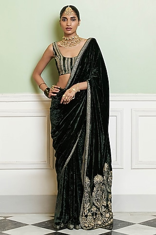 Emerald Green Velvet Aari Embroidered Saree Set by Devnaagri