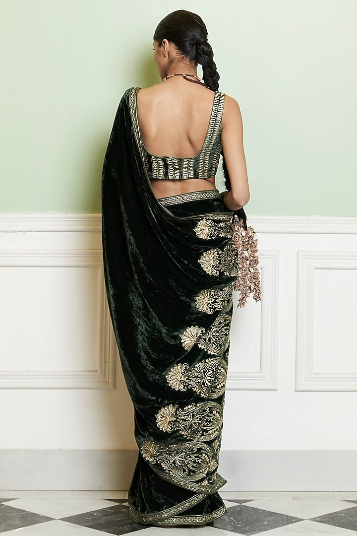 Emerald Green Velvet Aari Embroidered Reception Saree Set by Devnaagri at Pernia's Pop Up Shop