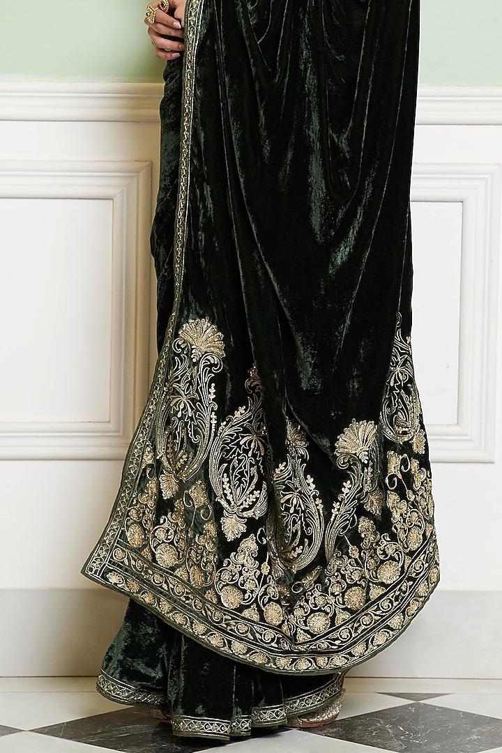 Emerald Green Velvet Aari Embroidered Reception Saree Set by Devnaagri at Pernia's Pop Up Shop