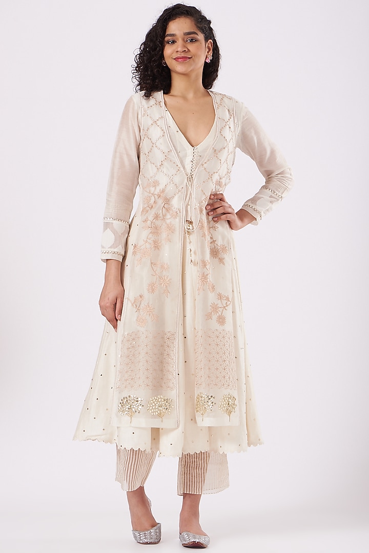 Ivory Embroidered Wedding Anarkali Set by Devnaagri at Pernia's Pop Up Shop