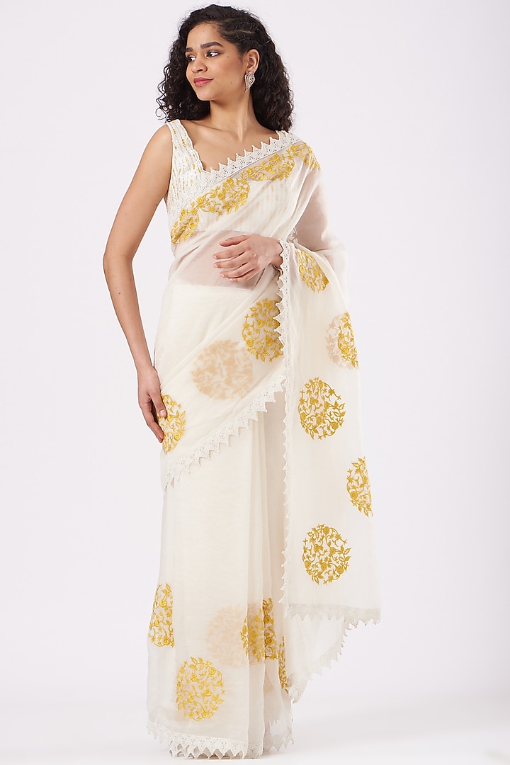 Ivory Embroidered Wedding Saree Set by Devnaagri at Pernia's Pop Up Shop