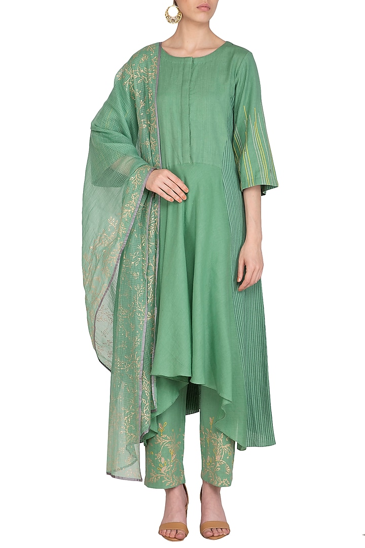 Green Embellished & Block Printed Kurta Set by Devnaagri at Pernia's Pop Up Shop