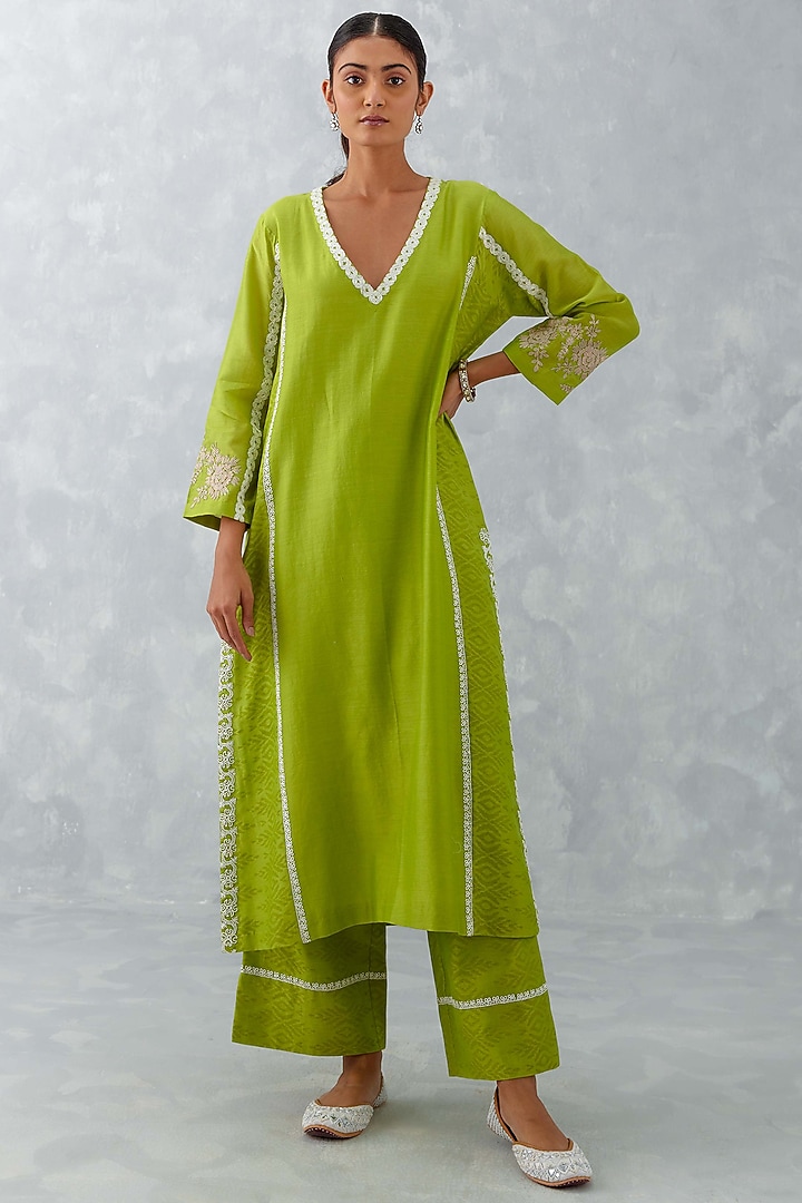 Green Chanderi Embroidered Kurta Set by Devnaagri at Pernia's Pop Up Shop