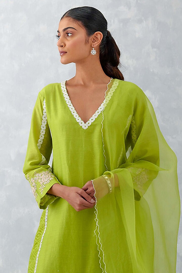 Green Chanderi Embroidered Kurta Set by Devnaagri at Pernia's Pop Up Shop