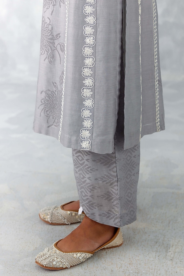 Grey Chanderi Embroidered & Printed Kurta Set by Devnaagri at Pernia's Pop Up Shop