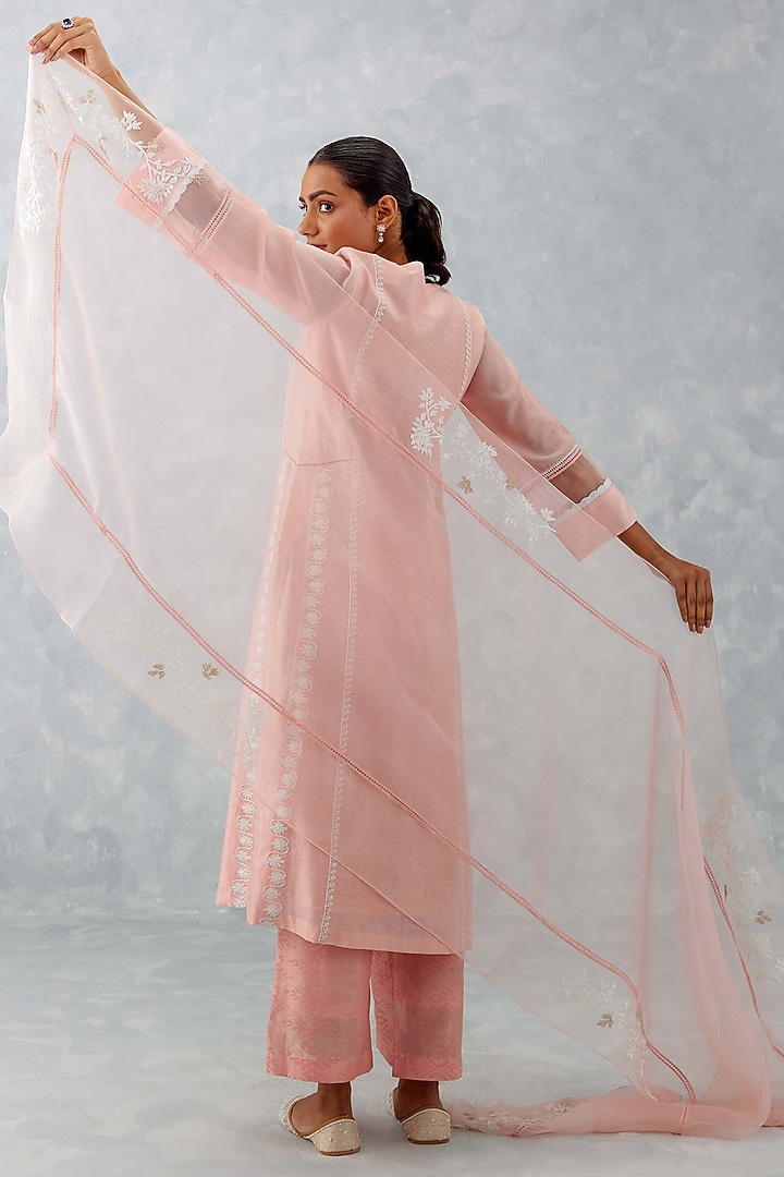 Blush Pink Chanderi Embroidered & Printed Kurta Set by Devnaagri at Pernia's Pop Up Shop