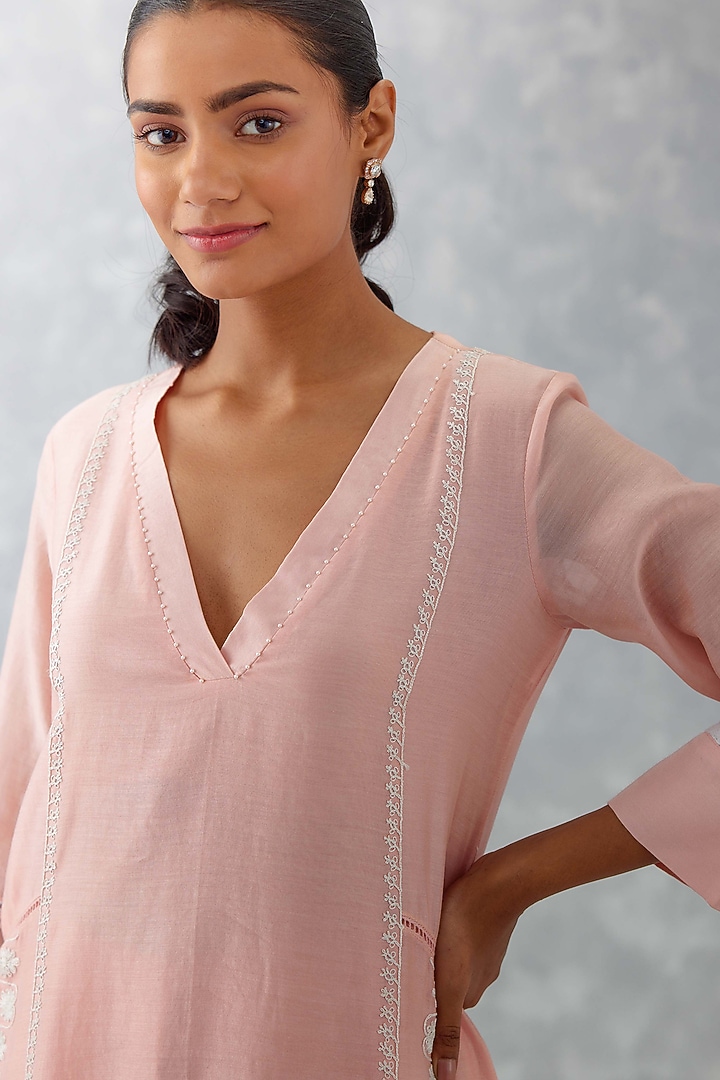 Blush Pink Chanderi Embroidered & Printed Kurta Set by Devnaagri at Pernia's Pop Up Shop