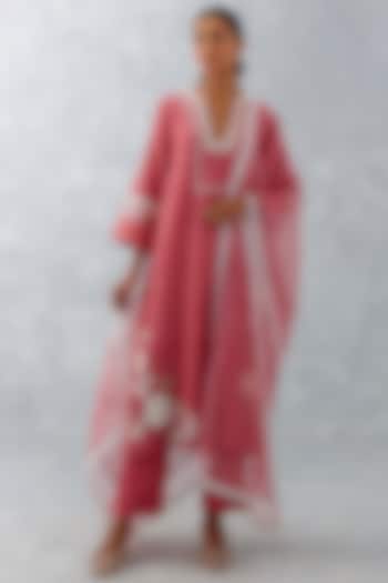 Rose Pink Chanderi Embroidered & Printed Kurta Set by Devnaagri at Pernia's Pop Up Shop