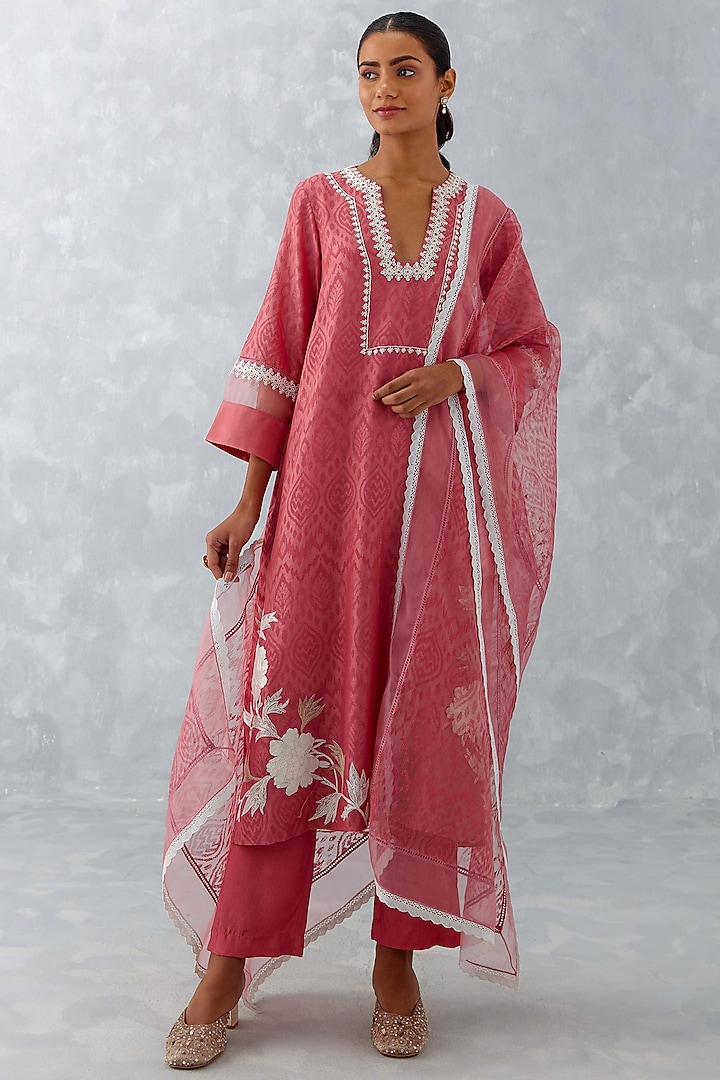 Rose Pink Chanderi Embroidered & Printed Kurta Set by Devnaagri at Pernia's Pop Up Shop