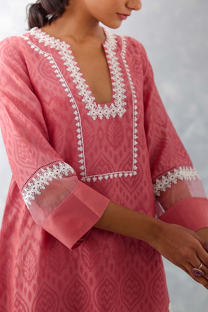 Rose Pink Chanderi Embroidered & Printed Kurta Set by Devnaagri at Pernia's Pop Up Shop