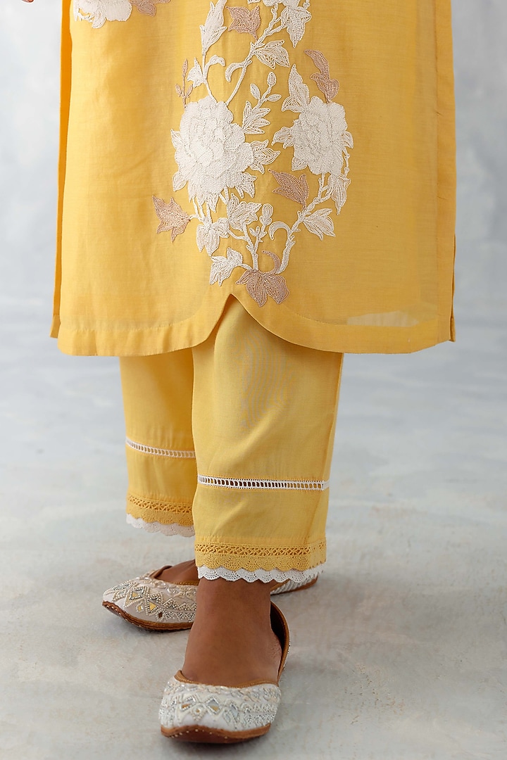 Mango Yellow Chanderi Embroidered Kurta Set by Devnaagri at Pernia's Pop Up Shop