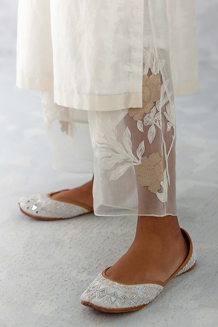Ivory Chanderi Embroidered & Printed Kurta Set by Devnaagri at Pernia's Pop Up Shop