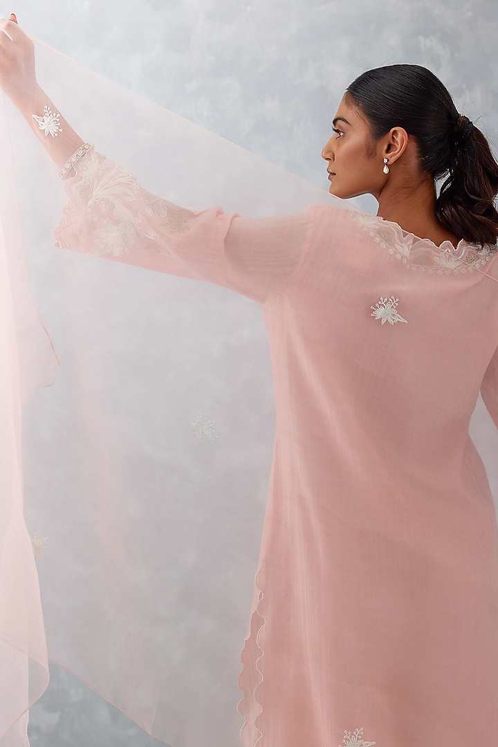 Blush Pink Woven Chanderi Embroidered Kurta Set by Devnaagri at Pernia's Pop Up Shop