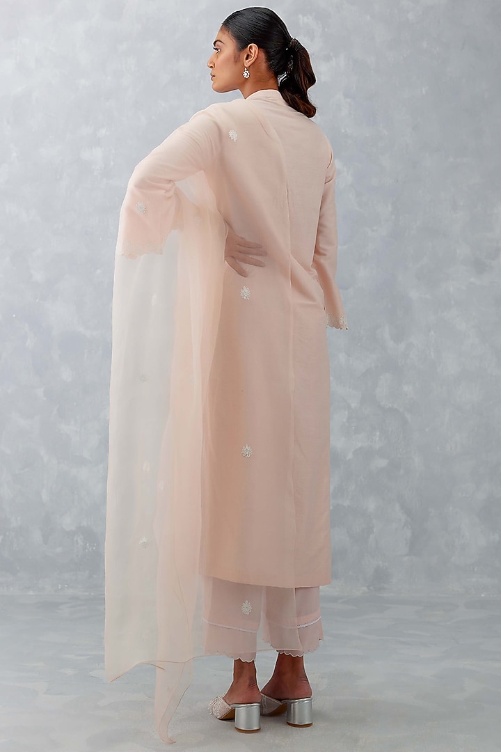 Blush Pink Cotton Silk Blend Embroidered Kurta Set by Devnaagri at Pernia's Pop Up Shop