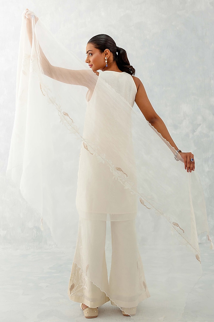 Ivory Silk Organza Embroidered Kurta Set by Devnaagri at Pernia's Pop Up Shop