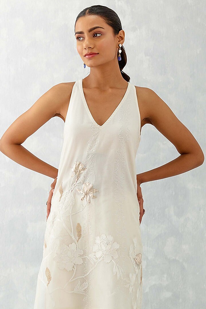 Ivory Silk Organza Embroidered Kurta Set by Devnaagri at Pernia's Pop Up Shop