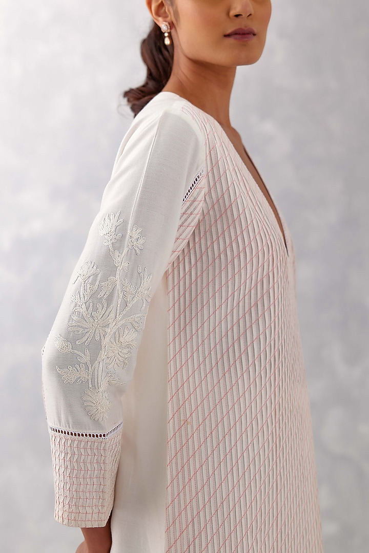 Ivory Cotton Silk Blend Thread Embroidered Kurta Set by Devnaagri at Pernia's Pop Up Shop