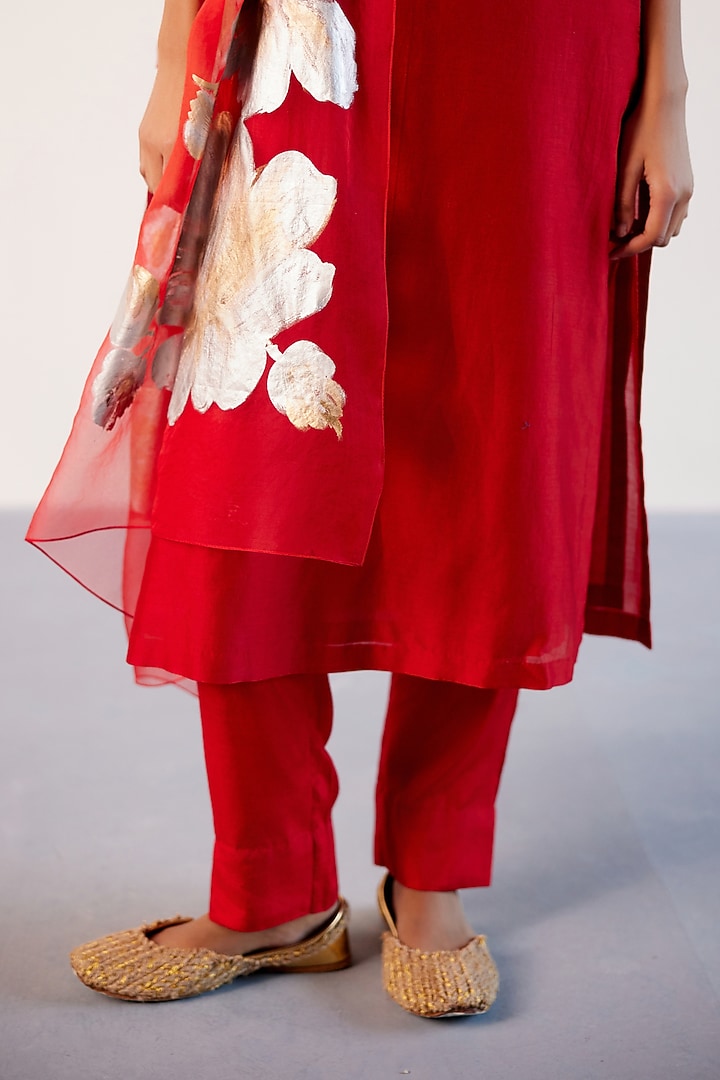 Red Silk Chanderi Floral Hand-Painted Kurta Set by Devnaagri at Pernia's Pop Up Shop
