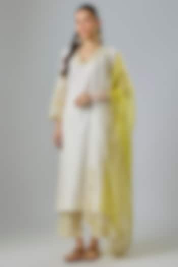 Ivory & Yellow Silk Chanderi Block Printed & Resham Embroidered Kurta Set by Devnaagri at Pernia's Pop Up Shop