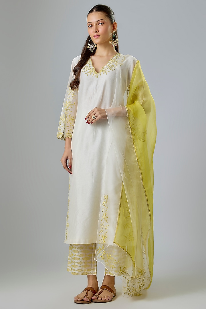 Ivory & Yellow Silk Chanderi Block Printed & Resham Embroidered Kurta Set by Devnaagri at Pernia's Pop Up Shop