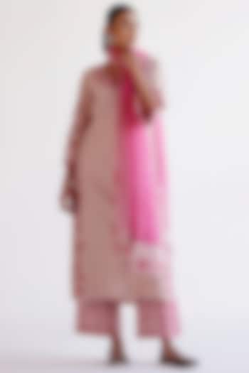 Blush Pink Silk Chanderi Resham Embroidered Kurta Set by Devnaagri at Pernia's Pop Up Shop