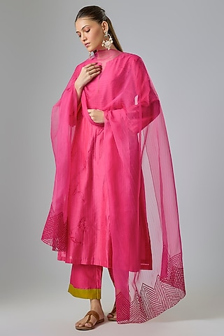 Fuchsia Pink Silk Chanderi Block Printed & Resham Embroidered Kurta Set by Devnaagri