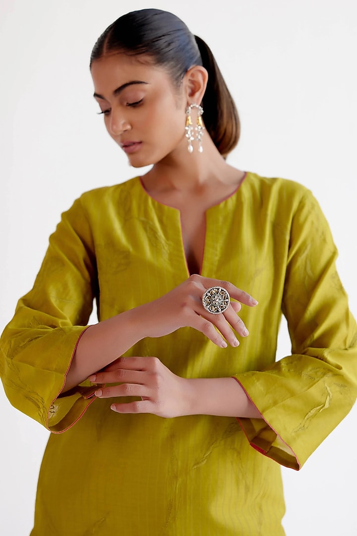 Green Silk Chanderi Resham Embroidered Kurta Set by Devnaagri at Pernia's Pop Up Shop