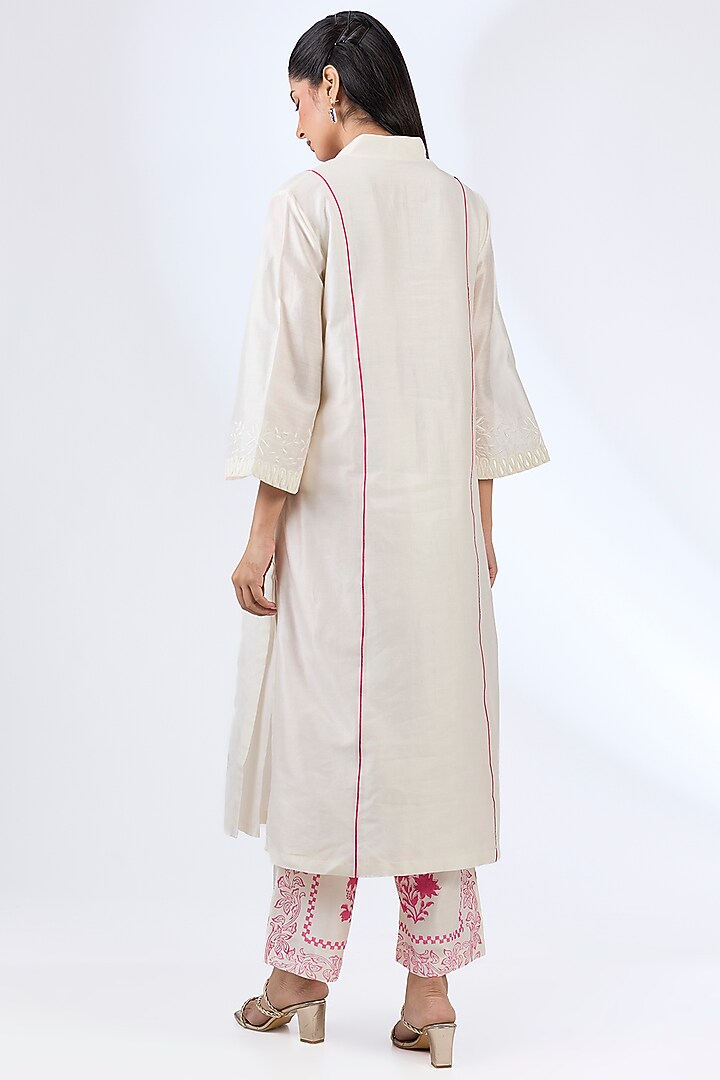 Ivory & Fuchsia Pink Silk Chanderi Resham Embroidered Kurta Set by Devnaagri at Pernia's Pop Up Shop