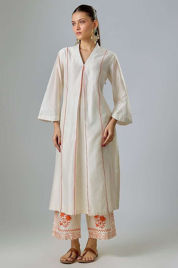 Ivory Silk Chanderi Block Printed & Resham Embroidered Kurta Set by Devnaagri at Pernia's Pop Up Shop