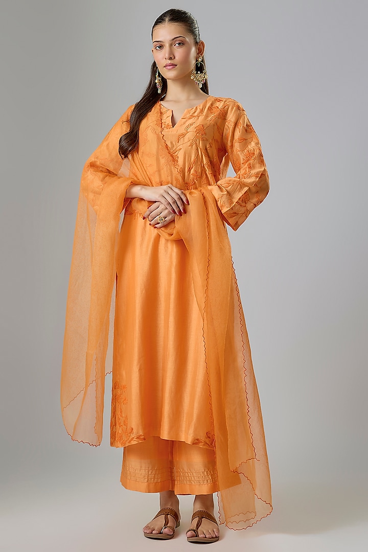 Orange Silk Chanderi Resham Embroidered Kurta Set by Devnaagri at Pernia's Pop Up Shop