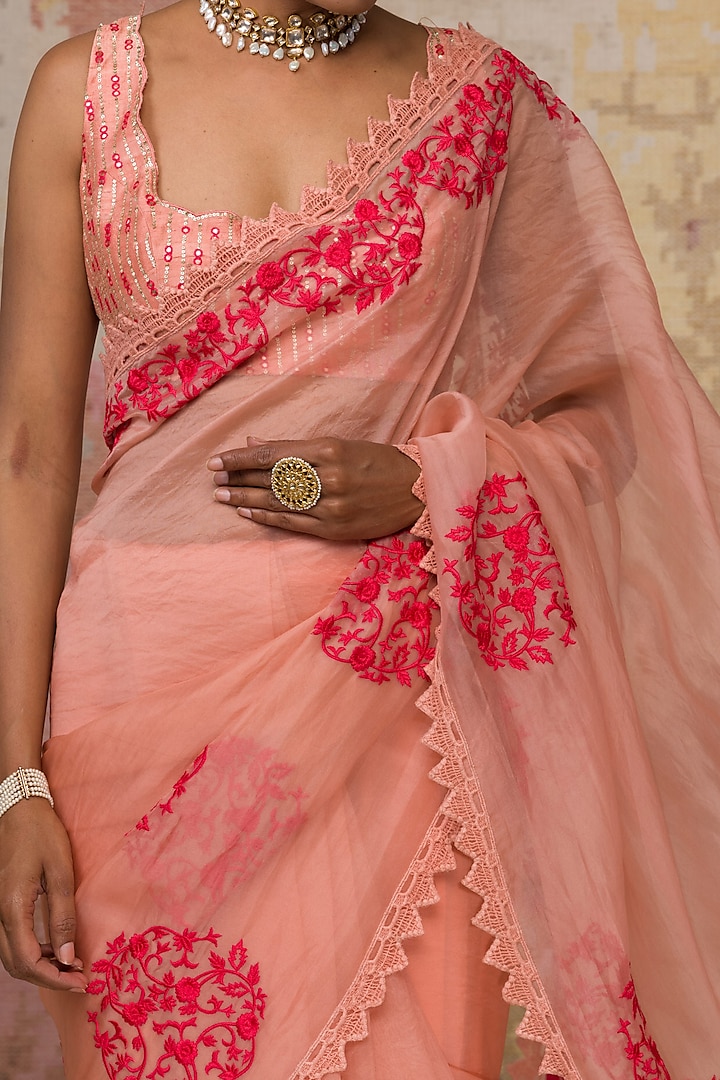 Blush Pink Embroidered Saree Set Design by Devnaagri at Pernia's Pop Up  Shop 2024