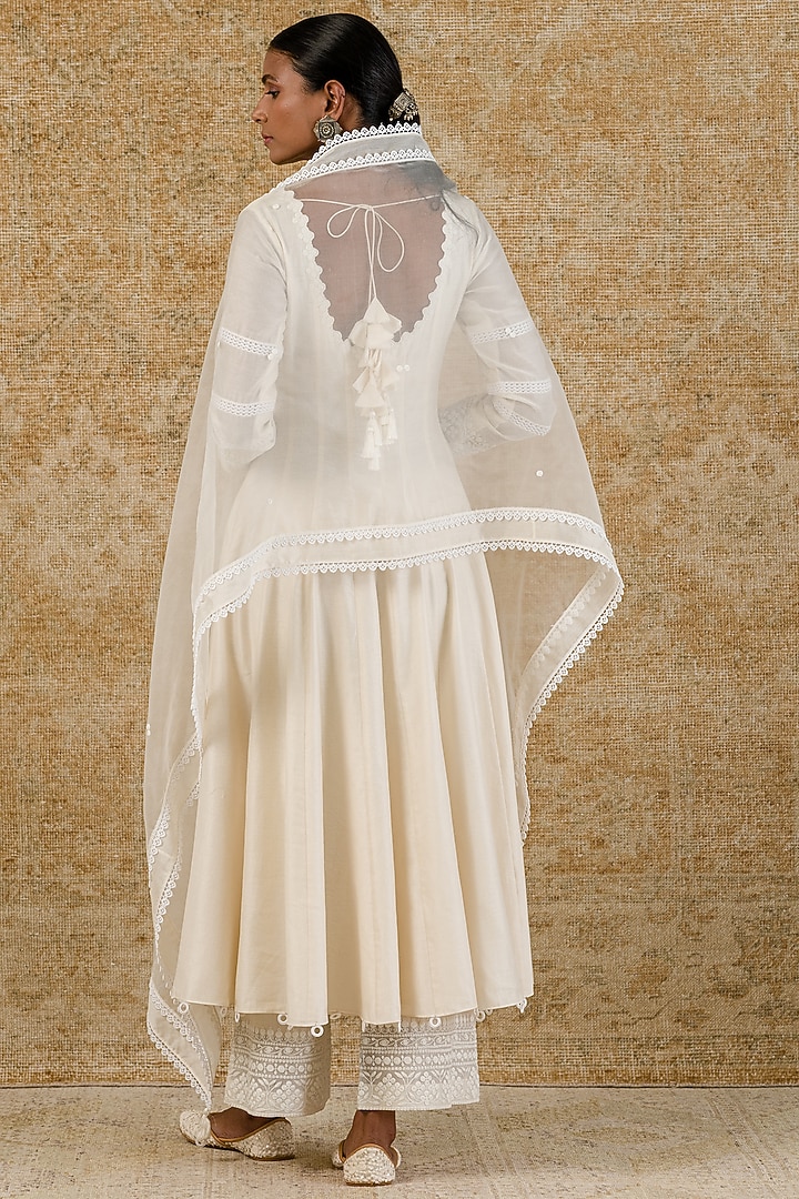 Ivory Embroidered Wedding Anarkali Set by Devnaagri at Pernia's Pop Up Shop