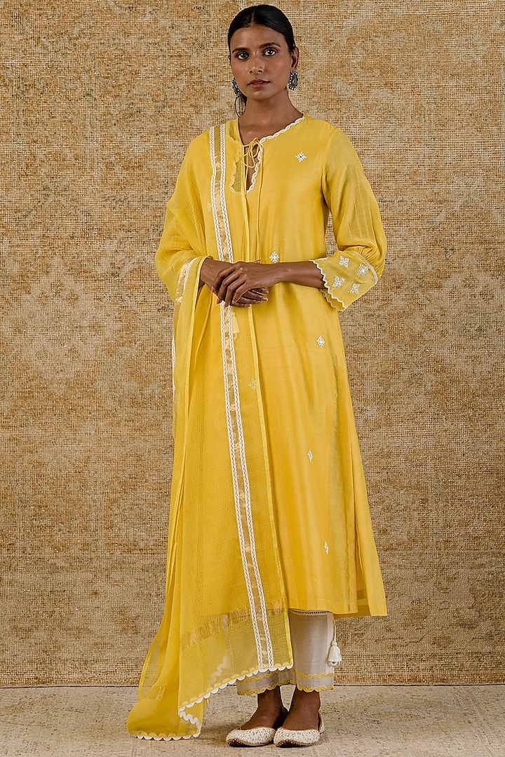 Yellow Sequins Embroidered Kurta Set by Devnaagri