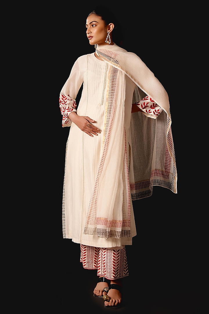 Ivory Silk Chanderi Embroidered Kurta Set by Devnaagri at Pernia's Pop Up Shop