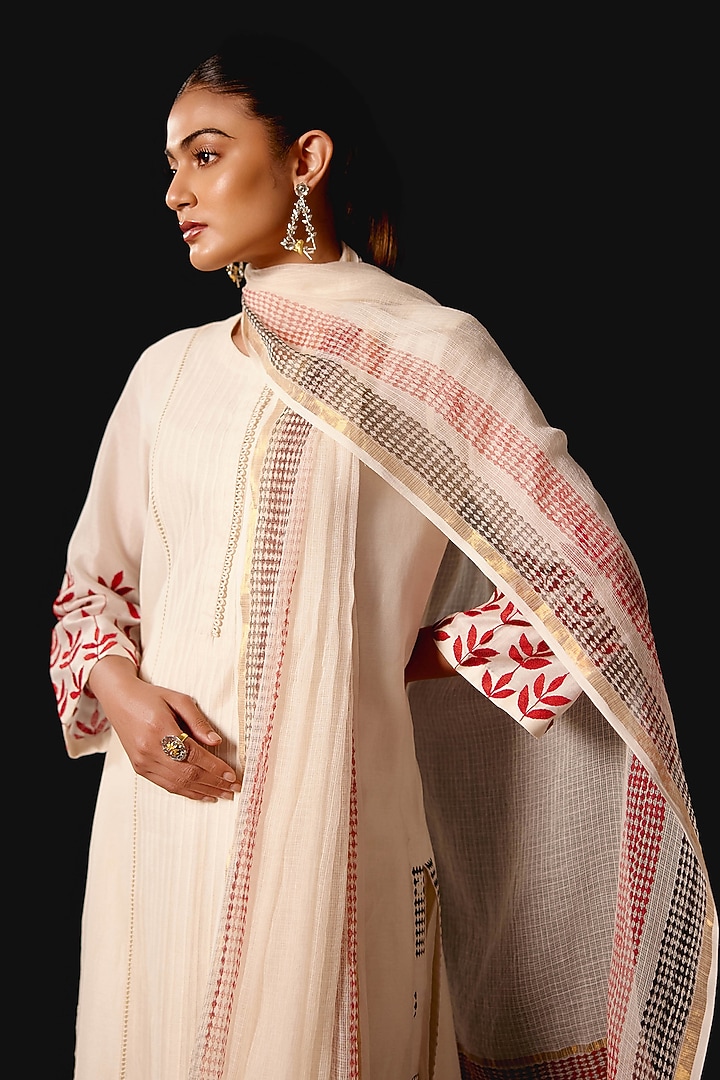 Ivory Silk Chanderi Embroidered Kurta Set by Devnaagri at Pernia's Pop Up Shop
