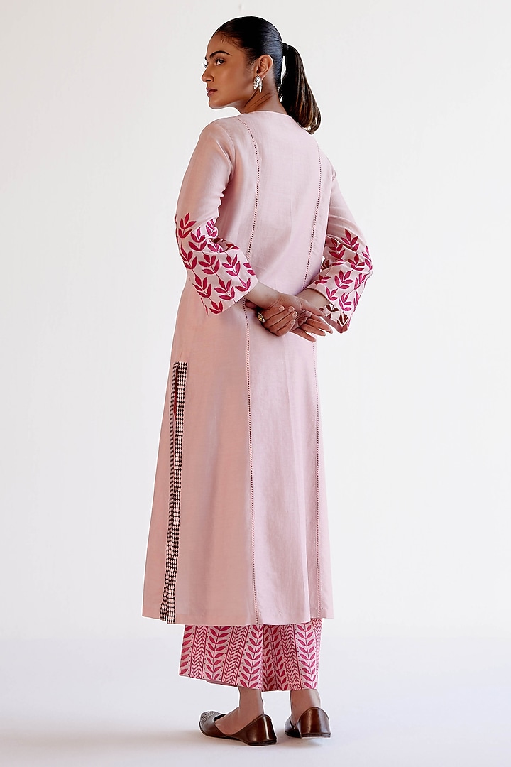 Blush Pink Silk Chanderi Embroidered Kurta Set by Devnaagri at Pernia's Pop Up Shop