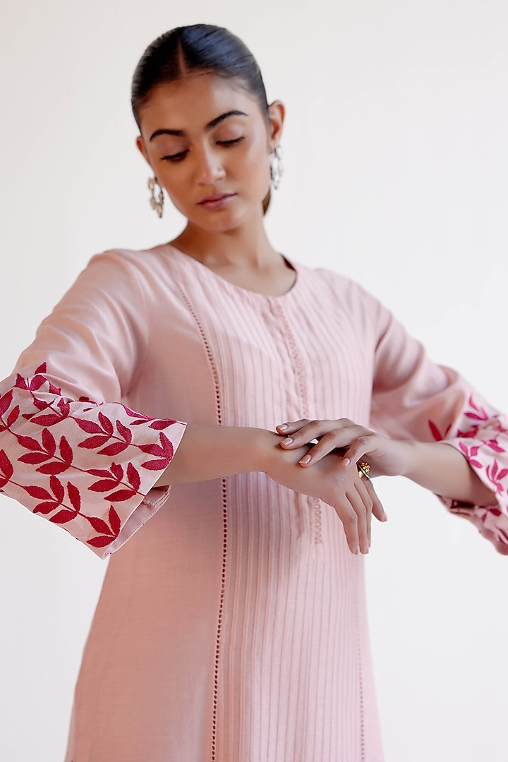 Blush Pink Silk Chanderi Embroidered Kurta Set by Devnaagri at Pernia's Pop Up Shop