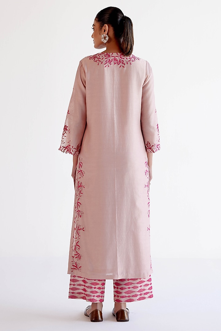 Blush Pink Silk Chanderi Cutwork Embroidered Kurta Set by Devnaagri at Pernia's Pop Up Shop
