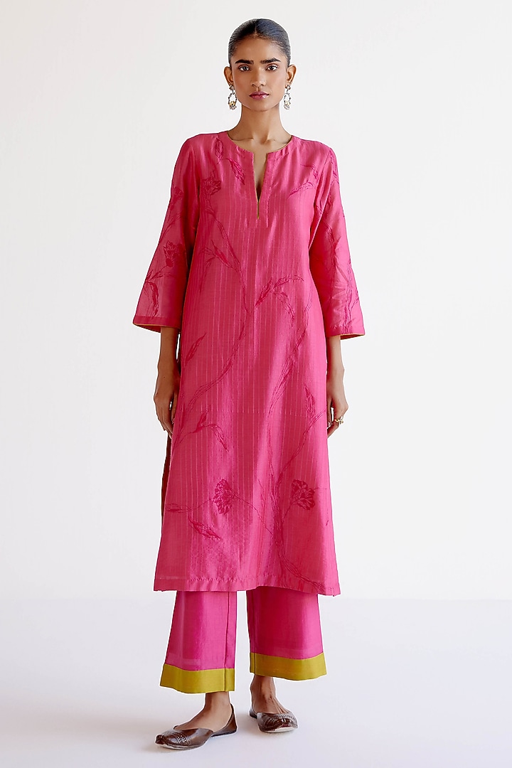 Fuchsia Pink Silk Chanderi Resham Embroidered Kurta Set by Devnaagri at Pernia's Pop Up Shop