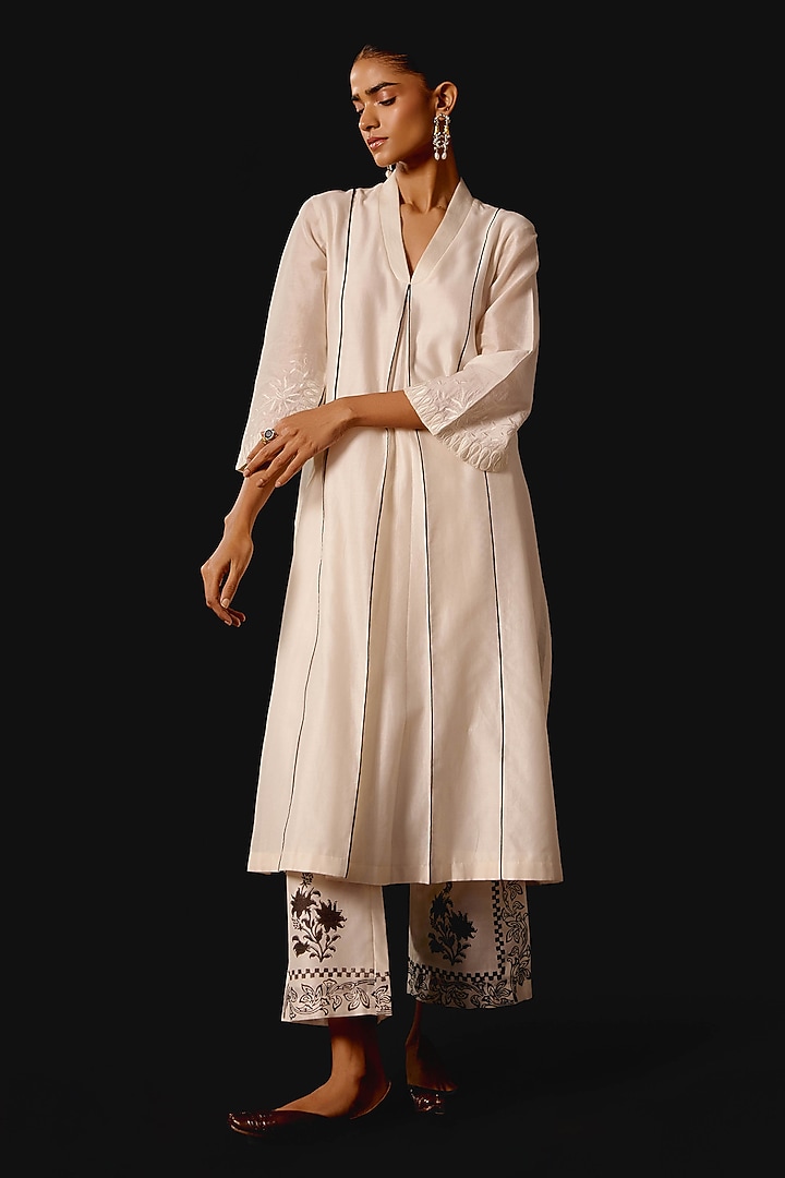 Ivory & Black Silk Chanderi Dori Embroidered Kurta Set by Devnaagri at Pernia's Pop Up Shop
