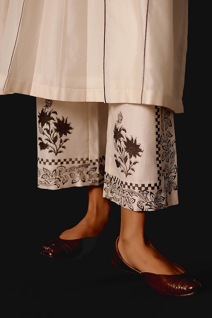 Ivory & Black Silk Chanderi Dori Embroidered Kurta Set by Devnaagri at Pernia's Pop Up Shop