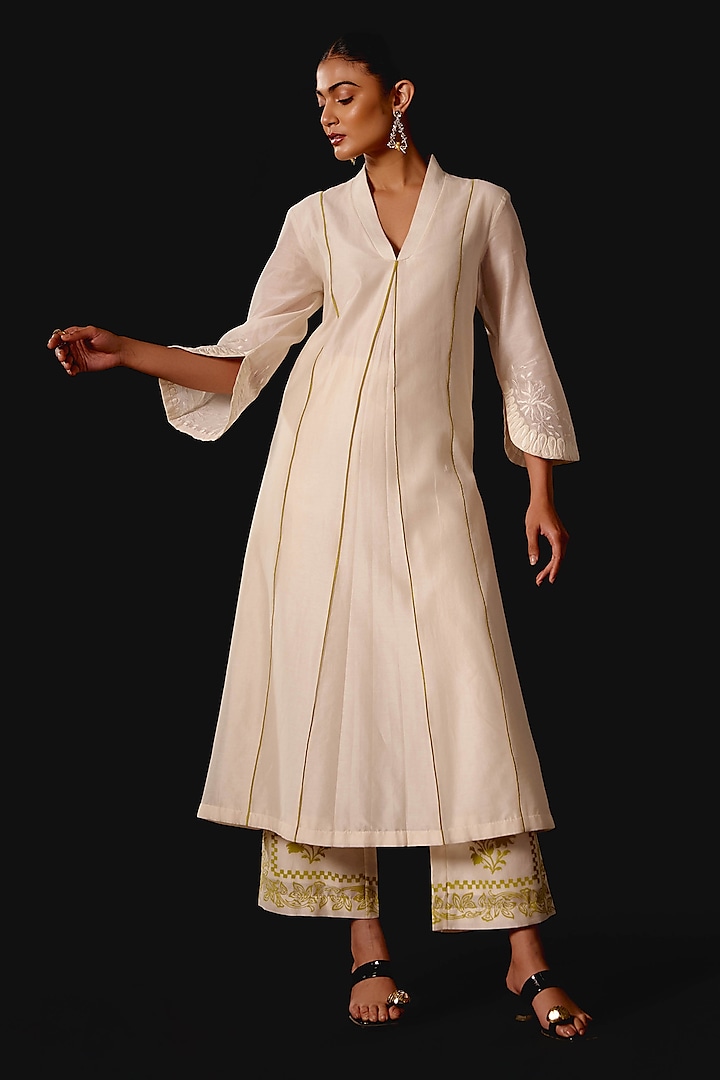 Ivory & Yellow Silk Chanderi Dori Embroidered Kurta Set by Devnaagri at Pernia's Pop Up Shop