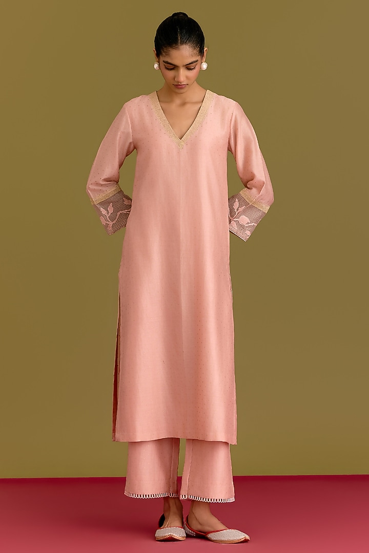 Pink Silk Chanderi Dori Embroidered Kurta Set by Devnaagri at Pernia's Pop Up Shop
