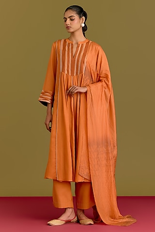 Orange Cotton Silk Satin Kurta Set by Devnaagri